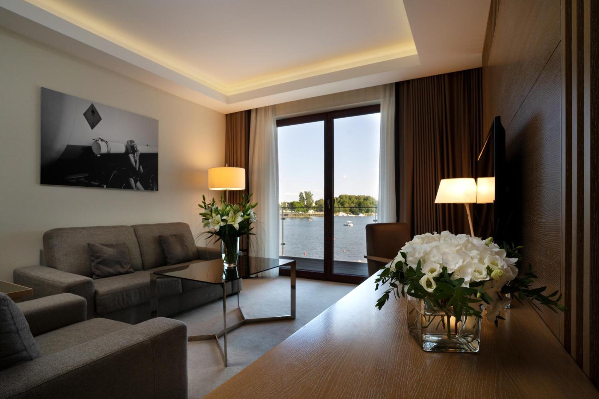 Tiffi Boutique Hotel Олщин Екстериор снимка